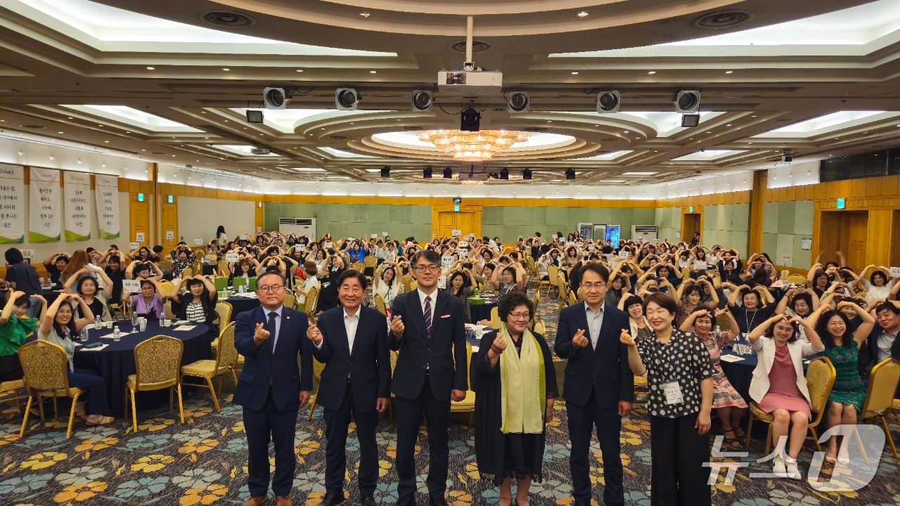 본문 이미지 - 강원도 어린이집 원장 연찬회.&#40;횡성군 제공. 재판매 및 DB금지&#41;