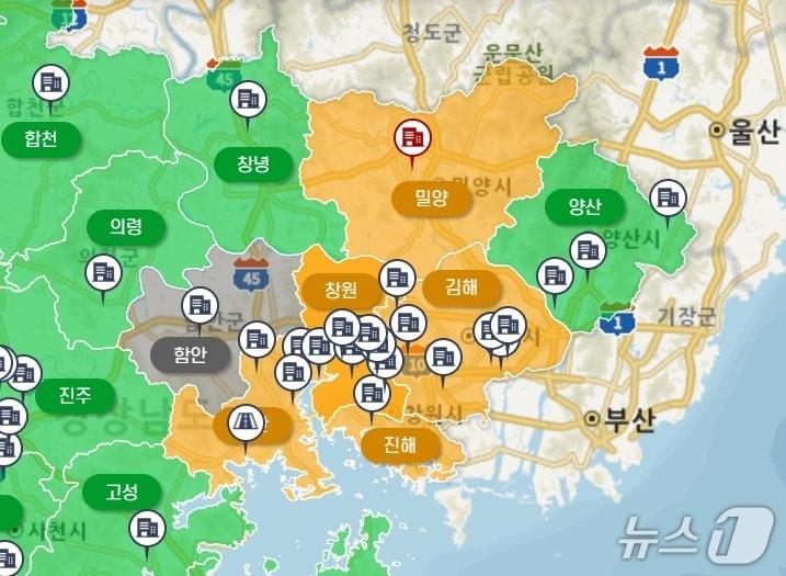 본문 이미지 - 7일 오후 5시 경남 밀양시에 오존주의보가 발령됐다. 사진은 이날 오후 5시 기준 경남지역 오존 경보 발령 현황도&#40;경남도 대기환경정보 누리집 갈무리. 재판매 및 DB금지&#41;