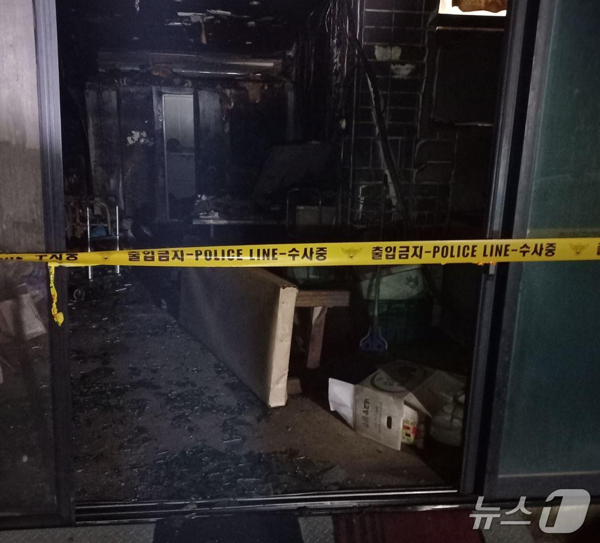 본문 이미지 - 화재 현장 모습.&#40;전북 소방 제공. 재판매 및 DB금지&#41;