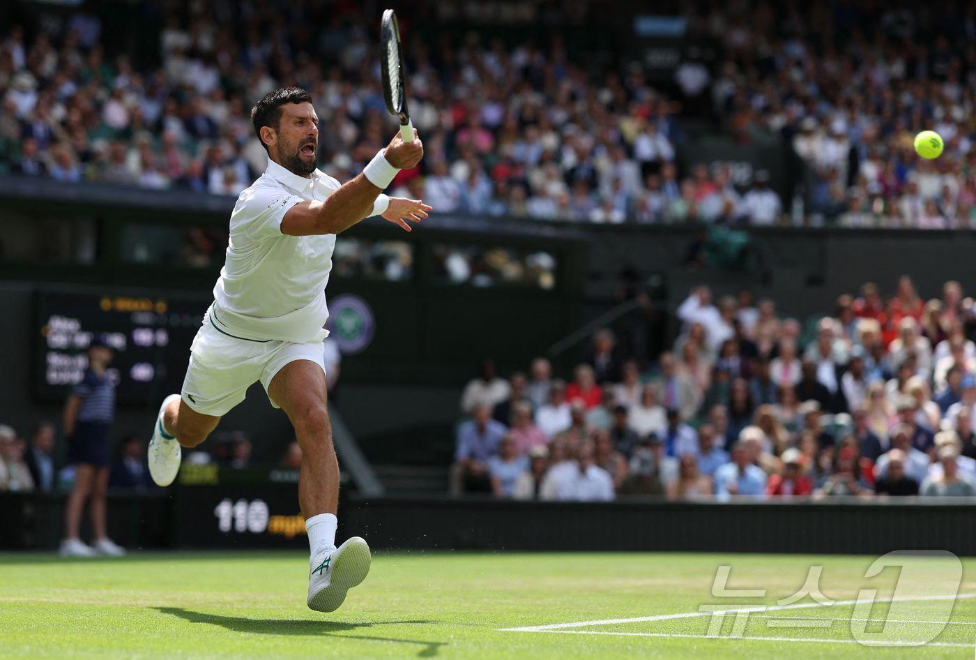 25번째 메이저대회 우승을 노리는 노박 조코비치가 윔블던 8강에 진출했다. ⓒ AFP=뉴스1