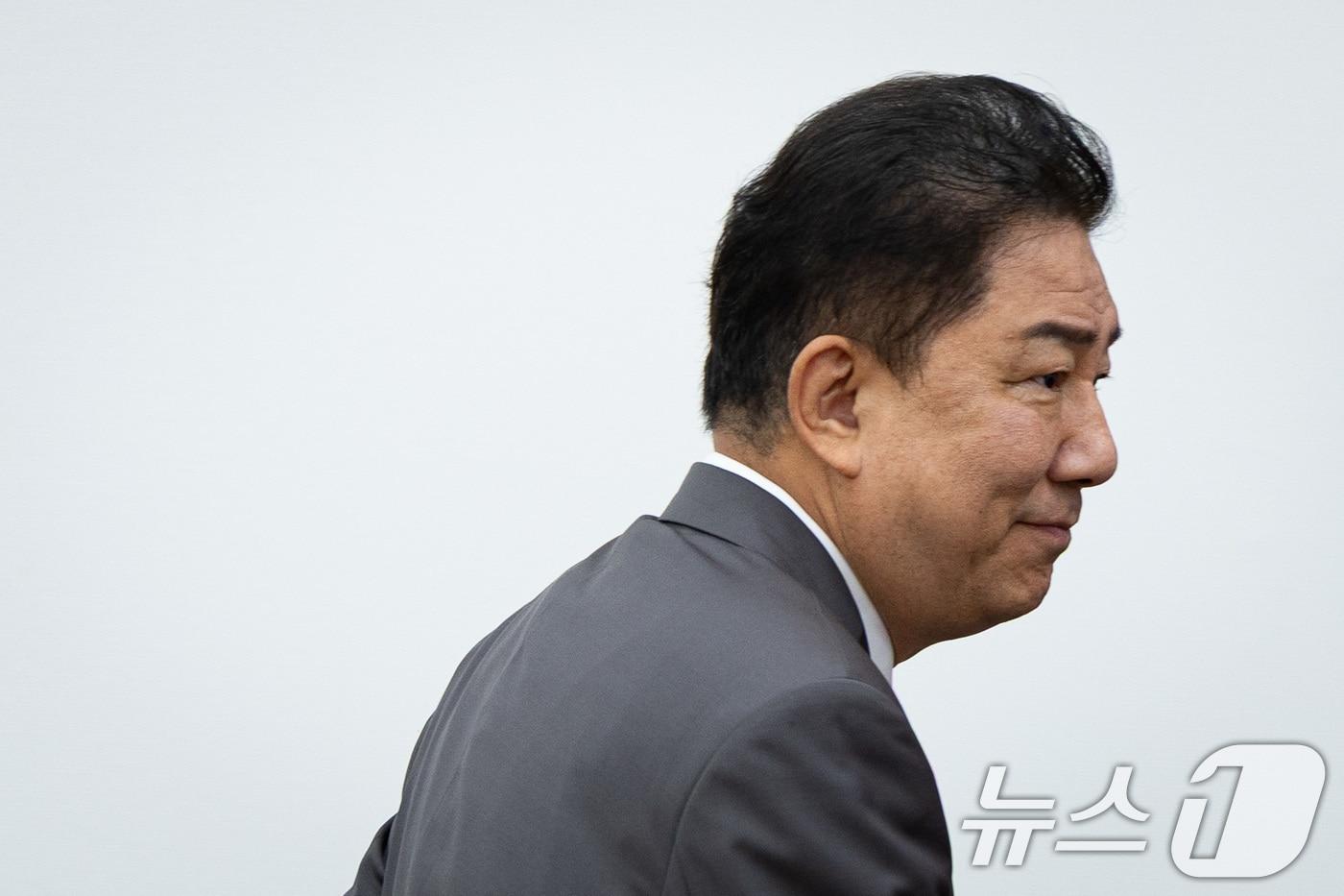 김병기 더불어민주당 당대표 직무대행 겸 원내대표가 8일 서울 여의도 국회에서 열린 원내대책회의에 참석하고 있다. ⓒ News1 유승관 기자