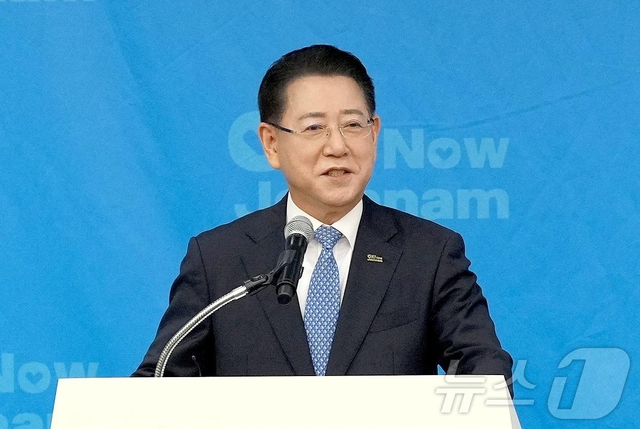 본문 이미지 - 김영록 전남도지사가 8일 전남 순천 에코그라드호텔에서 열린 &#39;민선 8기 3주년 동부권 언론사 기자회견&#39;에서 발언을 하고 있다.&#40;전남도 제공. 재판매 및 DB 금지&#41; 2025.7.8/뉴스1