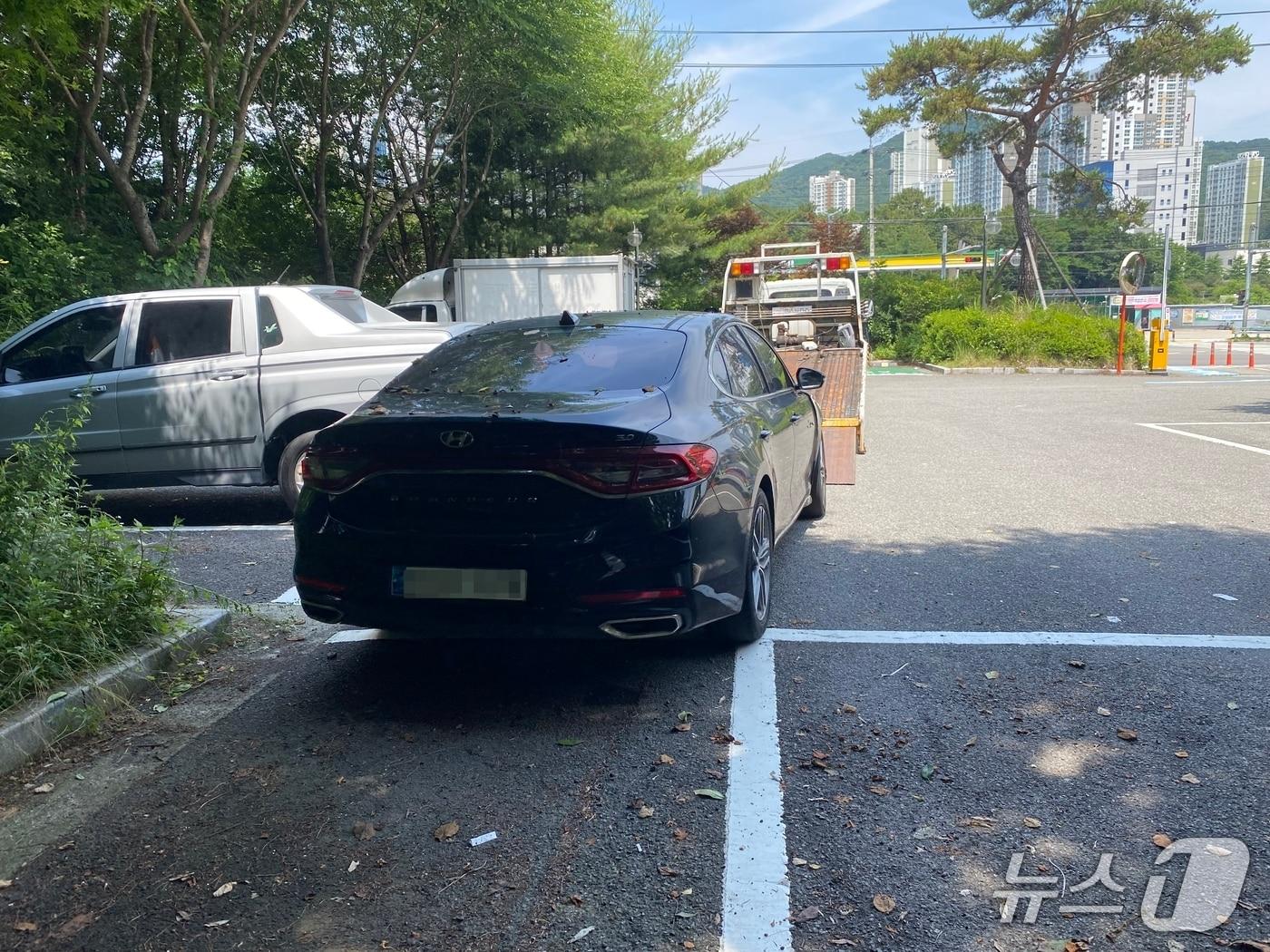 본문 이미지 - 기장경찰서 측에서 압수한 A 씨의 차량.&#40;기장경찰서 제공. 재판매 및 DB 금지&#41;