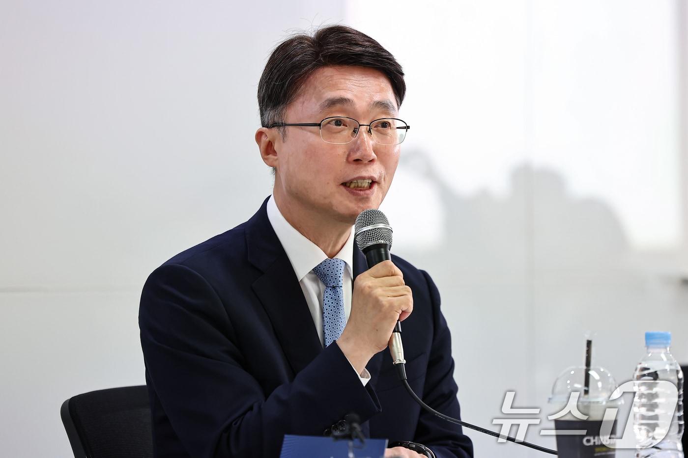 류제명 과학기술정보통신부 제2차관이 8일 서울 송파구 IT벤처타운에서 열린 '기업인들과 함께하는 AI 3대 강국 조기 실현 현장 간담회'에서 모두발언을 하고 있다. 2025.7.8/뉴스1 ⓒ News1 김도우 기자