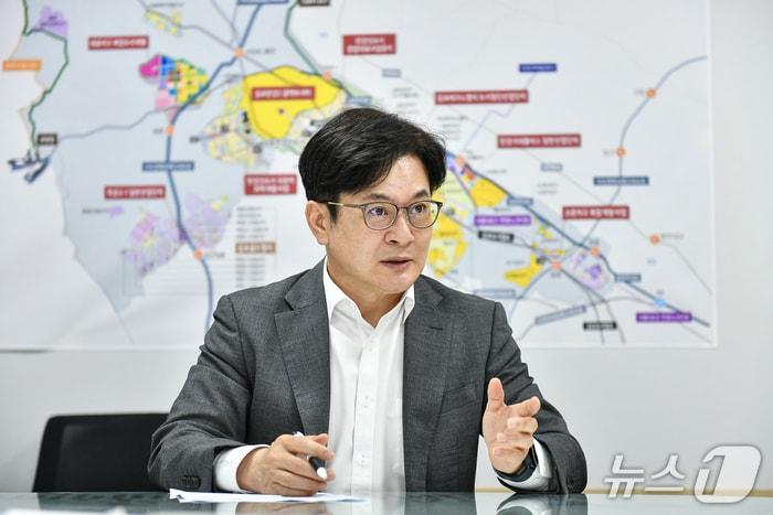 본문 이미지 - 김병수 김포시장이 뉴스1과 인터뷰를 하고 있다.(김포시 제공)/뉴스1