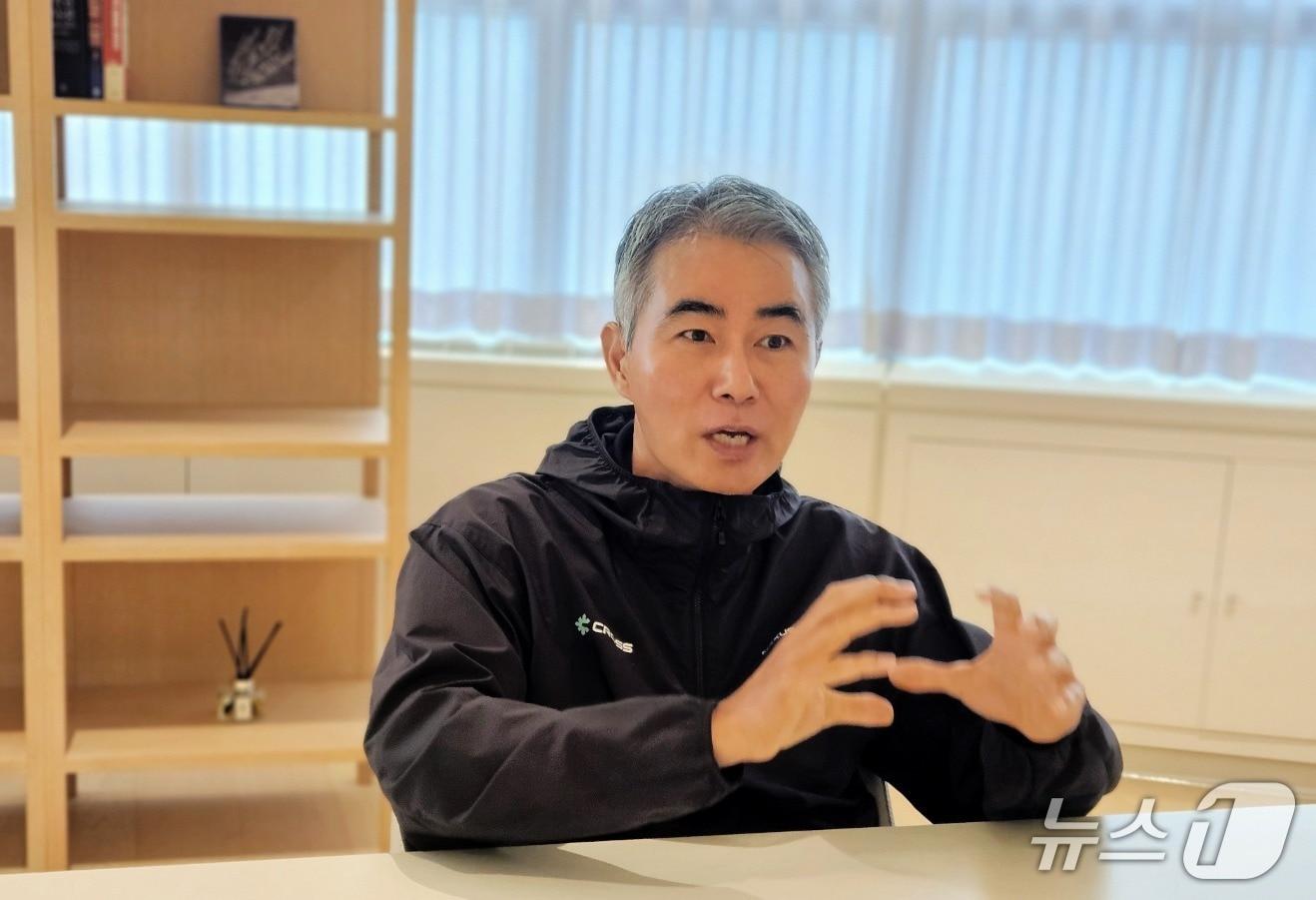 본문 이미지 - 장현국 넥써쓰 대표가 지난 7일 뉴스1과 인터뷰하고 있다.