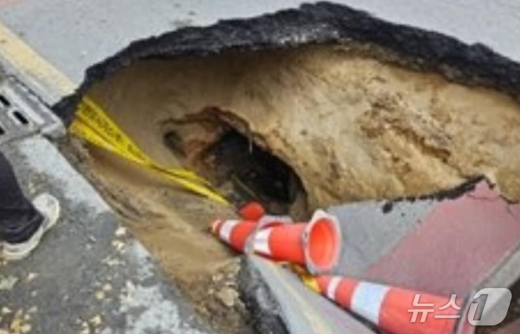 본문 이미지 - 싱크홀(인천 서구 제공.재판매 및 DB금지)