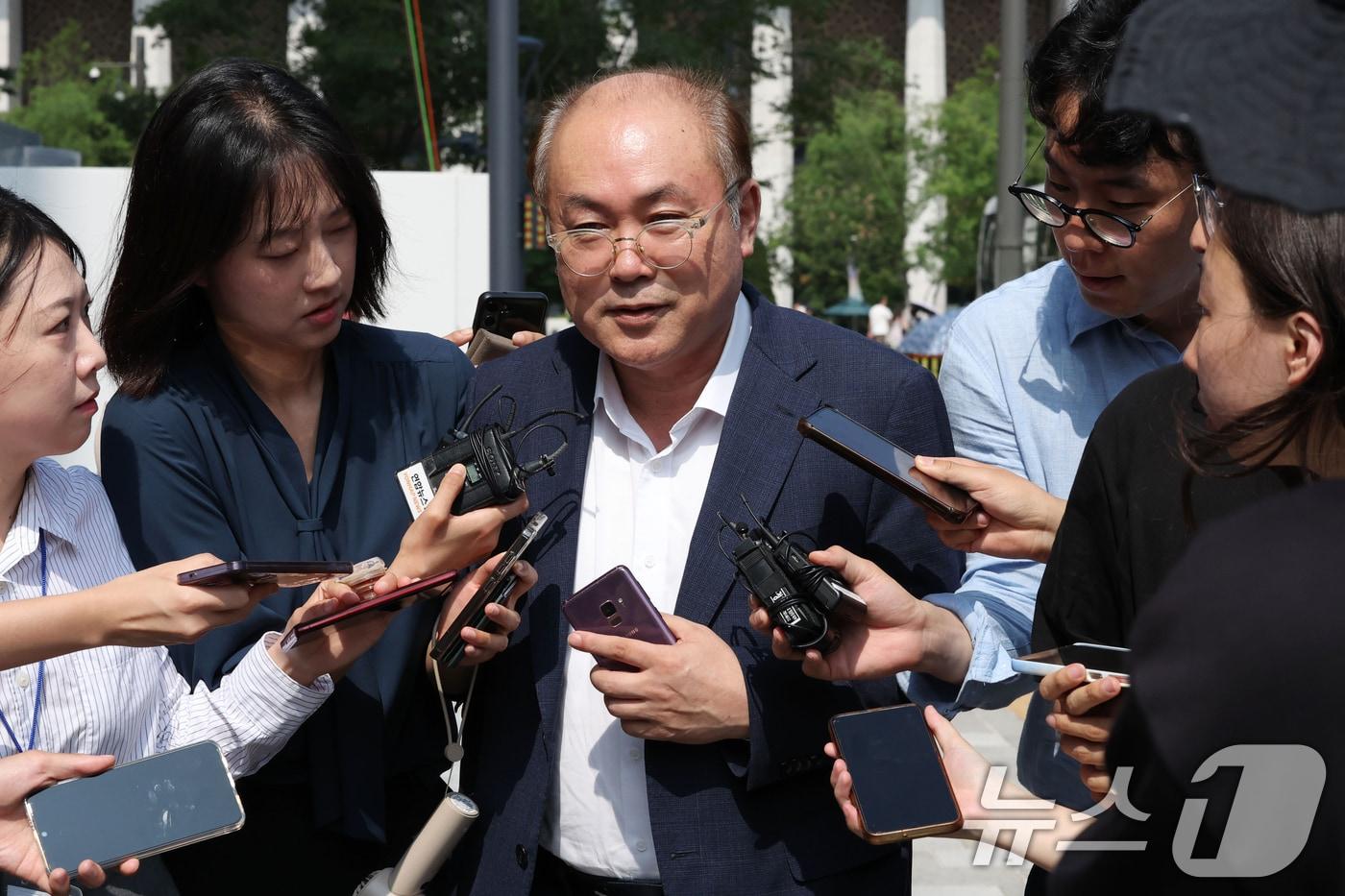 정창래 전 삼부토건 대표가 9일 오전 서울 종로구 KT광화문빌딩에 마련된 김건희 특검에서 삼부토건 주가 조작 사건과 관련한 피의자 조사를 받기 위해 출석하고 있다. (공동취재) 2025.7.9/뉴스1 ⓒ News1 오대일 기자