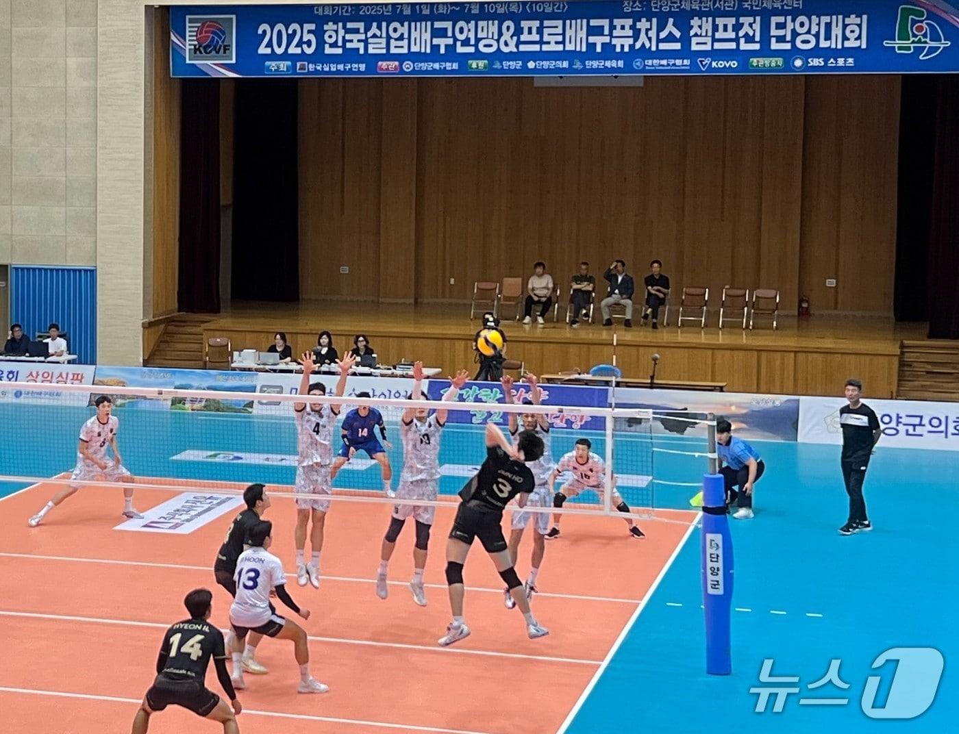 본문 이미지 - 단양에서 열리고 있는 한국실업배구연맹, 프로배구 퓨처스 챔프전 단양대회.(단양군 제공. 재판매 및 DB금지)/뉴스1 