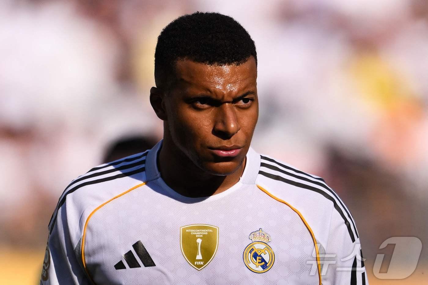 PSG를 상대하는 킬리안 음바페. ⓒ AFP=뉴스1