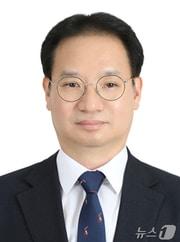 본문 이미지 - 이재명 대통령이 9일 국무조정실 국무 1차장에 김영수 국조실 국정운영실장을 임명했다. &#40;대통령실 제공. 재판매 및 DB 금지&#41; 2025.7.9/뉴스1 ⓒ News1 이재명 기자