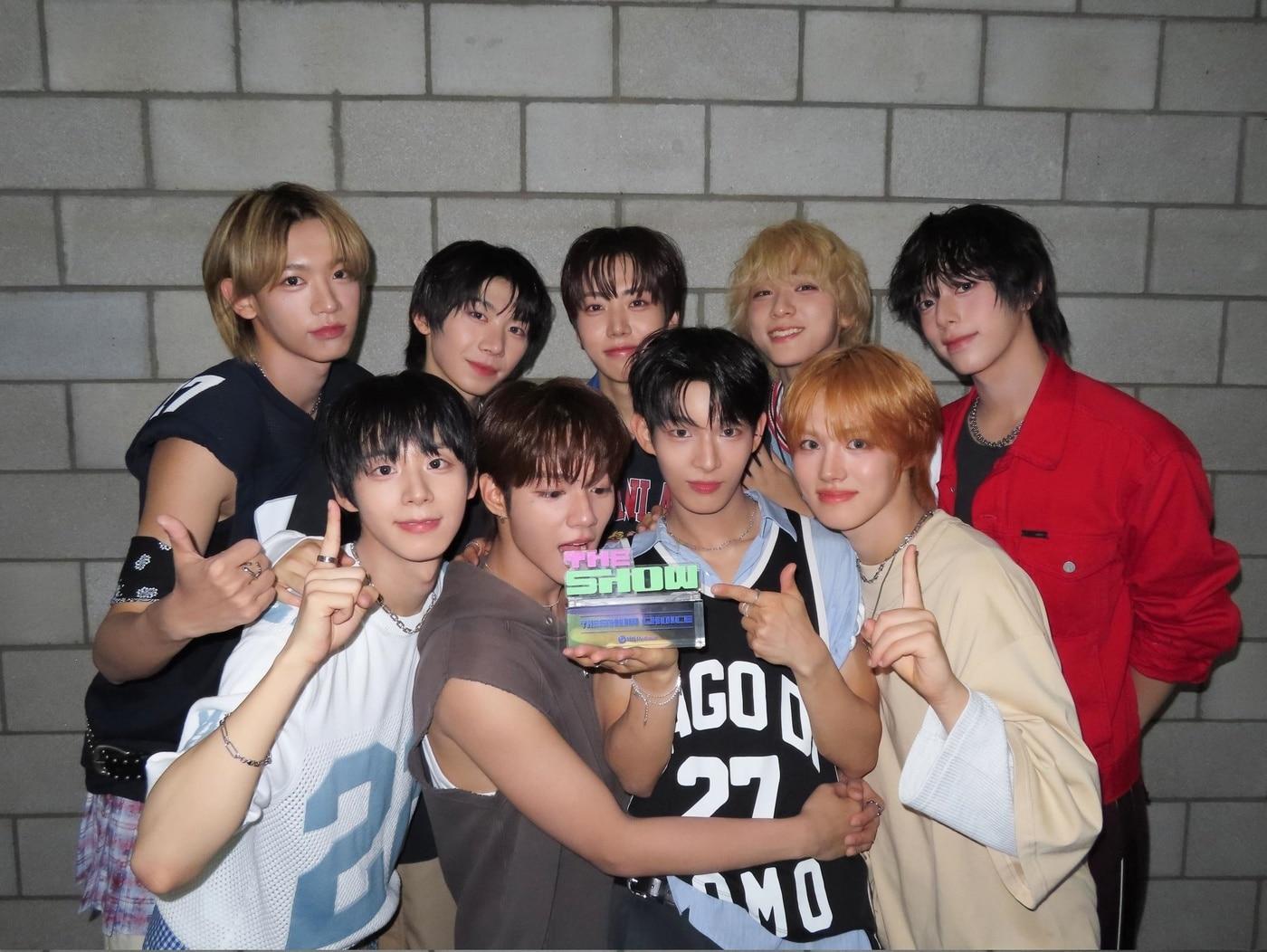 본문 이미지 - 아홉 오피셜