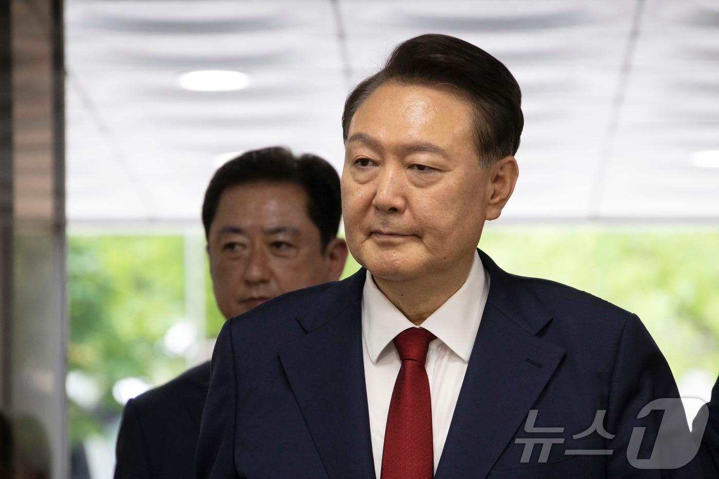 윤석열 전 대통령이 9일 오후 서울 서초구 중앙지법에서 열린 영장실질심사에 출석하고 있다. 2025.7.9/뉴스1 ⓒ News1 사진공동취재단