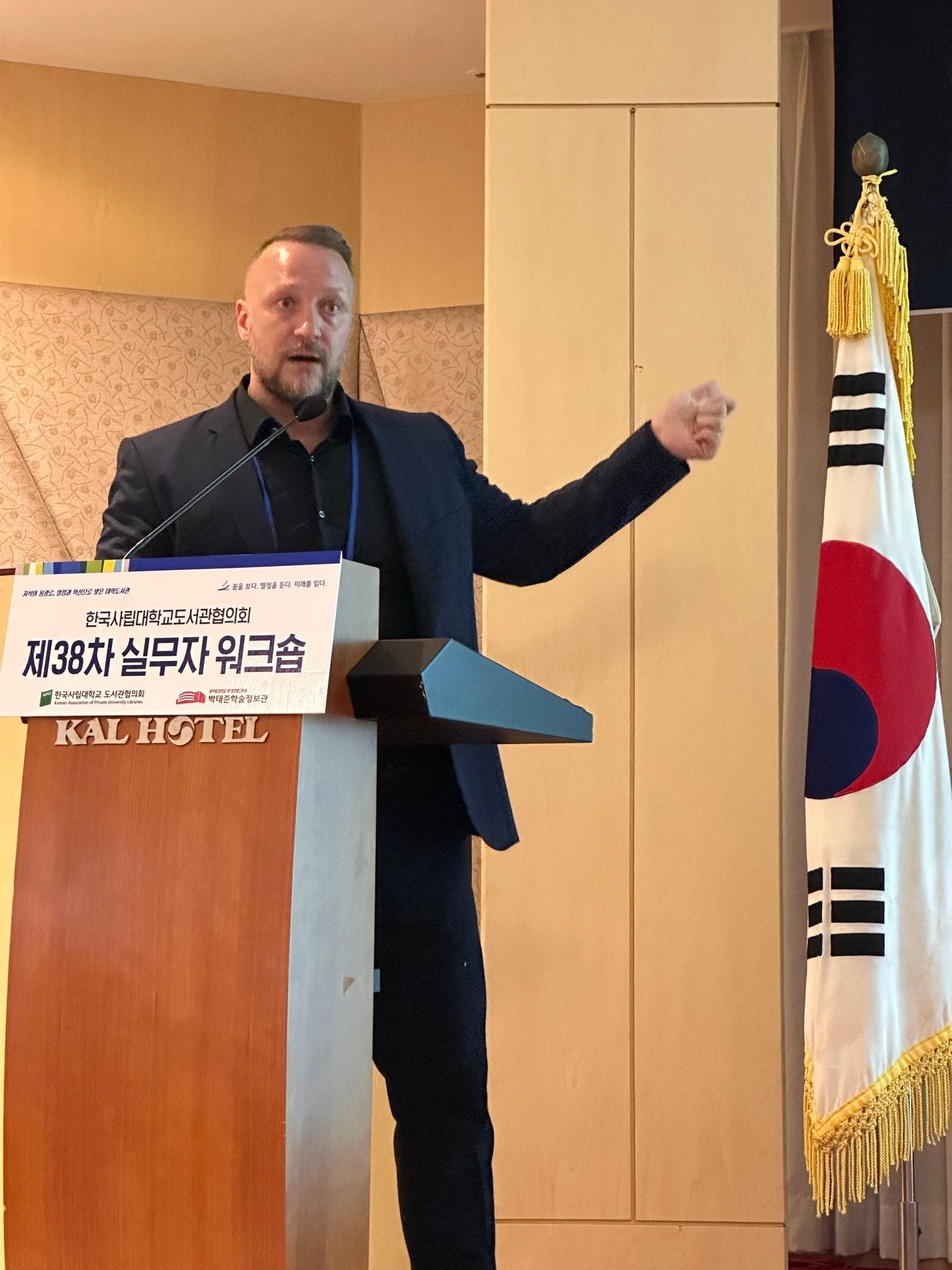 본문 이미지 - 스테판 토체프 MDPI CEO&#40;MDPI 제공&#41;