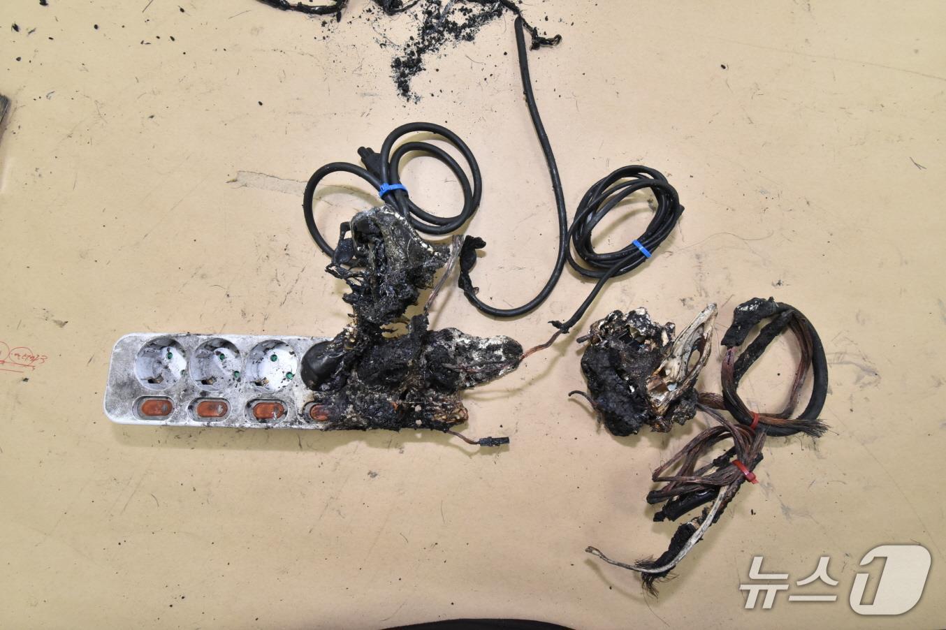 본문 이미지 -  문어발식 콘센트 사용으로 인한 화재.(서울시 제공) 