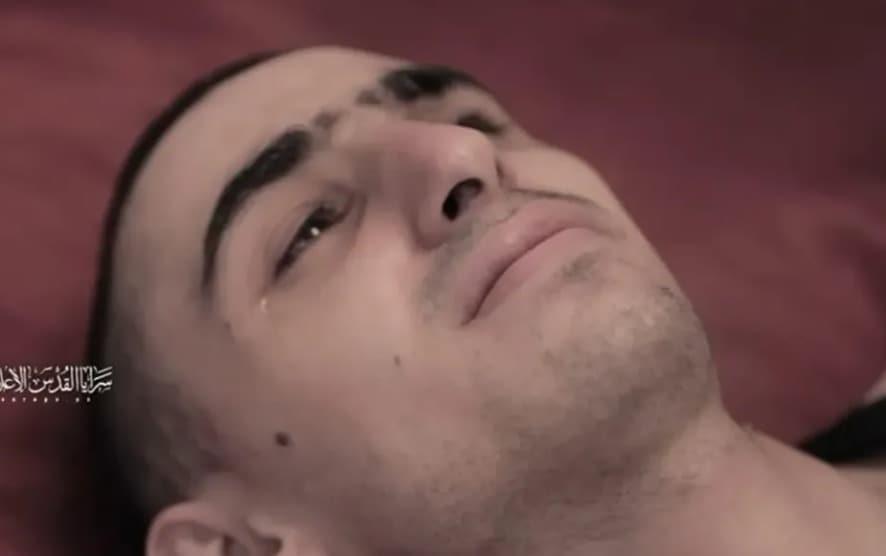 본문 이미지 -  이슬람 지하드가 공개한 영상 중의 롬 브라슬랍스키(이스라엘 매체 하아레츠 갈무리)