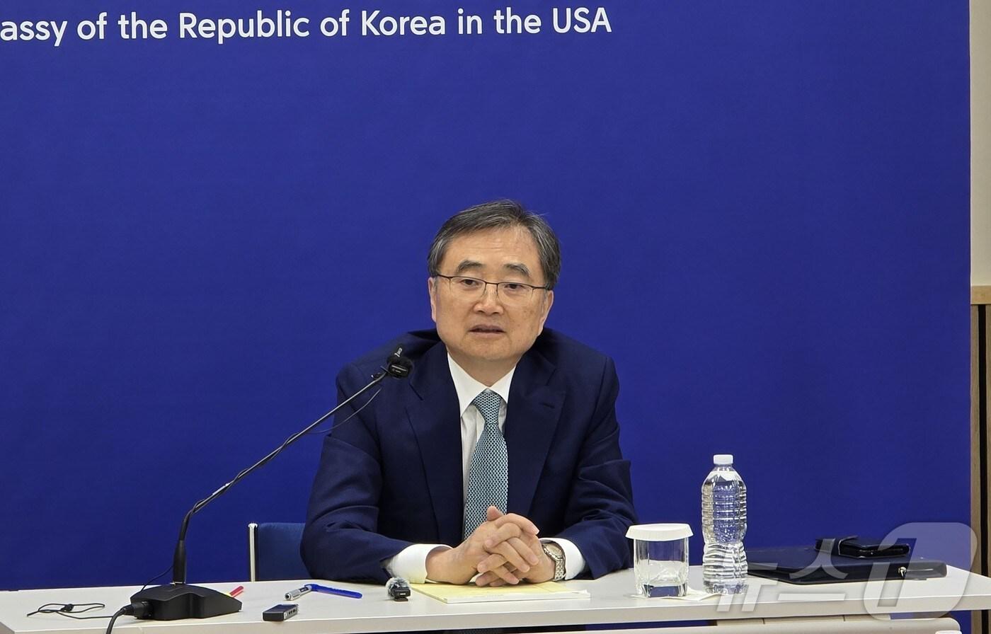 조현 외교부 장관이 31일(현지시간) 미국 워싱턴DC 주미대한민국대사관에서 기자간담회를 열고 마코 루비오 국무장관과의 첫 대면 회담 내용에 대해 밝히고 있다. ⓒ News1 류정민 특파원