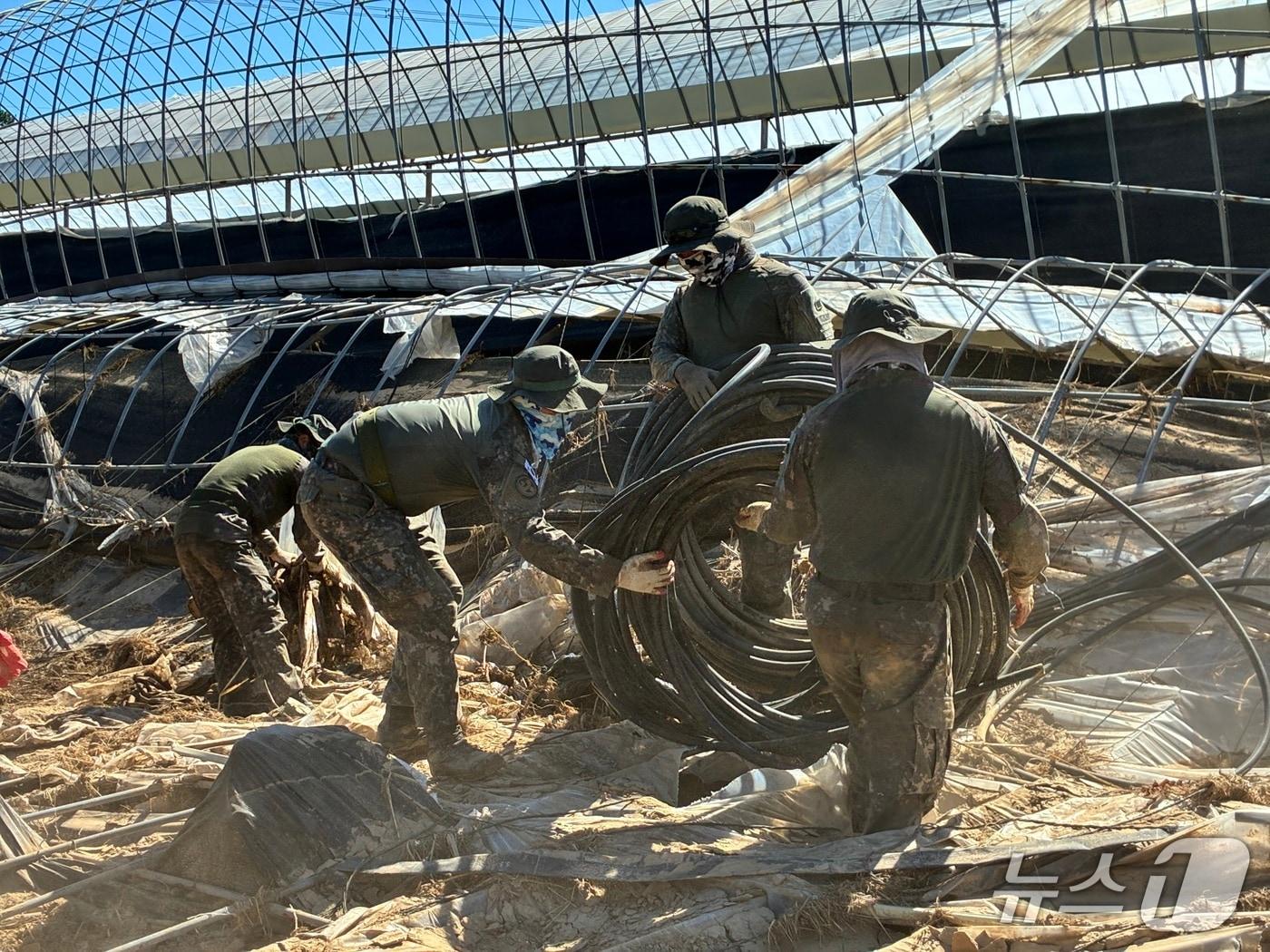 본문 이미지 - 육군 제39보병사단의 산청군 수해 지역  복구 활동&#40;39사단 제공. 재판매 및 DB금지&#41;.