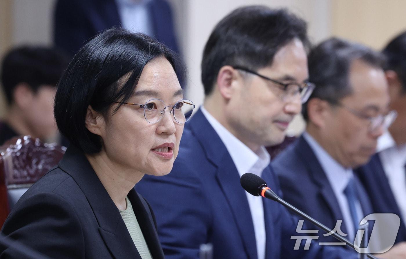 한성숙 중소벤처기업부 장관이 지난달 1일 서울 중구 대·중소기업·농어업협력재단 대회의실에서 열린 중소기업 기술탈취 근절 방안 마련을 위한 간담회에서 인사말을 하고 있다. 2025.8.1/뉴스1 ⓒ News1 박지혜 기자