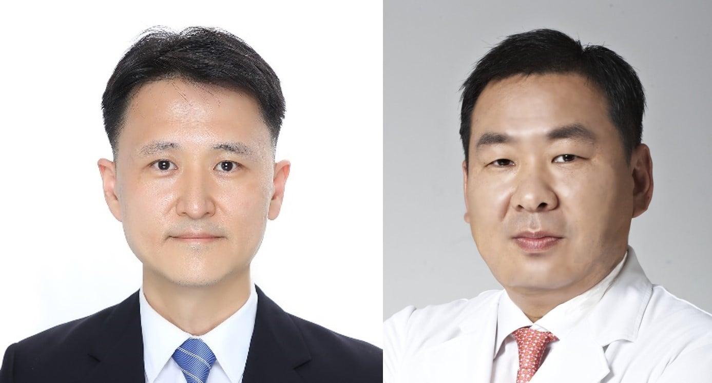 본문 이미지 - 박준범 서울성모병원 치주과 교수(왼쪽)과 구기태 서울대치과병원 교수.(서울성모병원 제공)/뉴스1