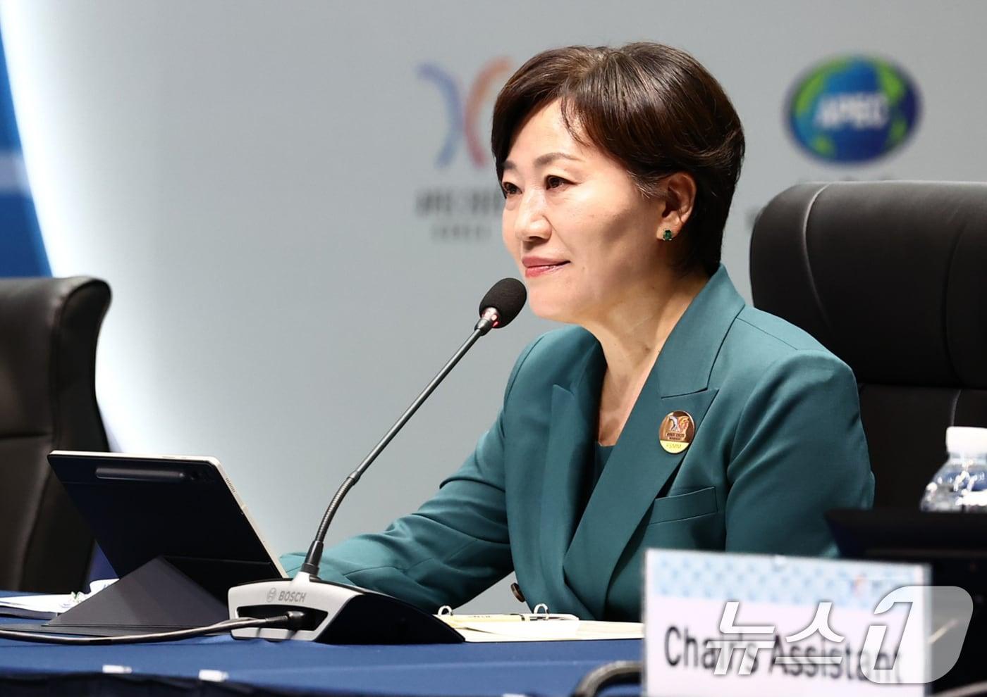 송미령 농림축산식품부 장관이 10일 인천 송도 컨벤시아에서 열린 &#39;2025년 아시아태평양경제협력체&#40;APEC&#41; 식량안보 장관회의&#39;를 주재하고 있다. &#40;농림축산식품부 제공. 재판매 및 DB 금지&#41; 2025.8.10/뉴스1