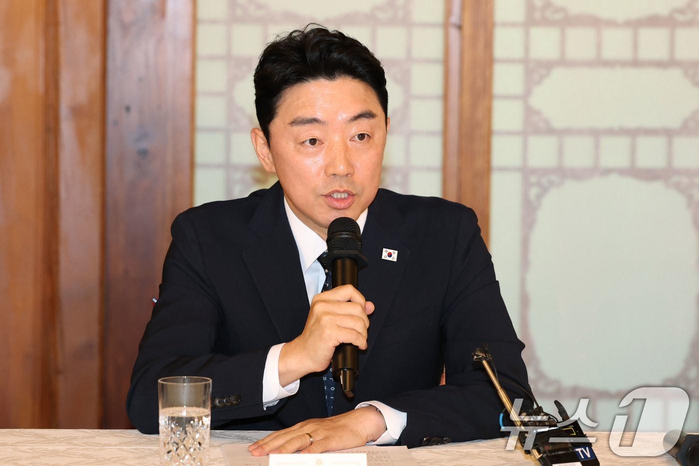 강훈식 대통령실 비서실장이 10일 오후 서울 종로구 삼청동 총리공관에서 열린 고위당정협의회에 참석해 모두발언을 하고 있다. (공동취재) 2025.8.10/뉴스1 ⓒ News1 박지혜 기자