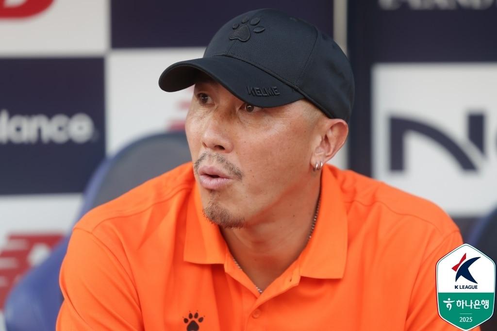 본문 이미지 - 차두리 감독&#40;한국프로축구연맹 제공&#41; 