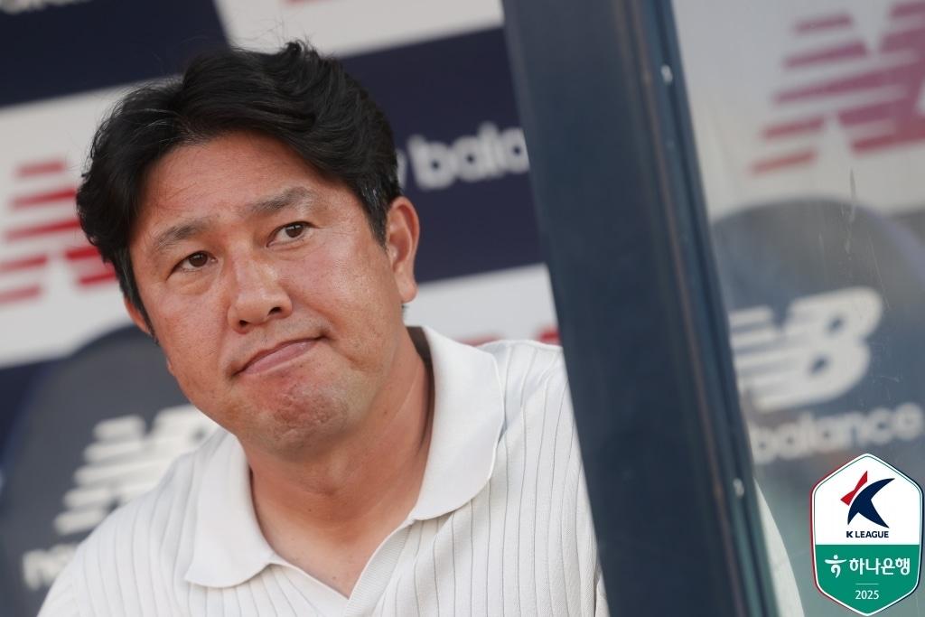 본문 이미지 - 김도균 서울 이랜드 감독(한국프로축구연맹 제공)  