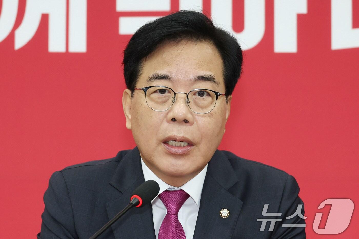 송언석 국민의힘 비상대책위원장 겸 원내대표가 11일 오전 서울 여의도 국회에서 열린 비상대책위원회의에서 발언하고 있다. 2025.8.11/뉴스1 ⓒ News1 이광호 기자