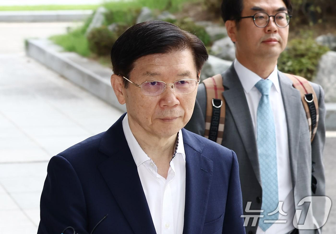 박종준 전 경호처장이 11일 오전 내란특검 사무실이 마련된 서울 서초동 서울고등검찰청에 조사를 받기 위해 출석하고 있다. 2025.8.11/뉴스1 ⓒ News1 김민지 기자