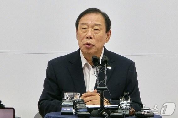 본문 이미지 -  11일 오전 세종시청에서 기자간담회 하는 최민호 세종시장. / 뉴스1