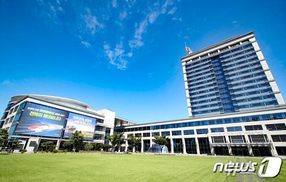 본문 이미지 - 전북도가 AI와 로봇을 기반으로 한 &#39;동물복지 미래목장&#39; 구축에 나선다./뉴스1