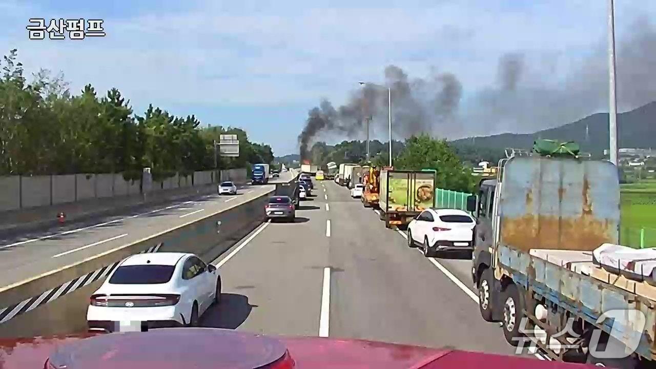 본문 이미지 - 길터주기 현장.(전북소방본부 제공. 재판매 및 DB금지)