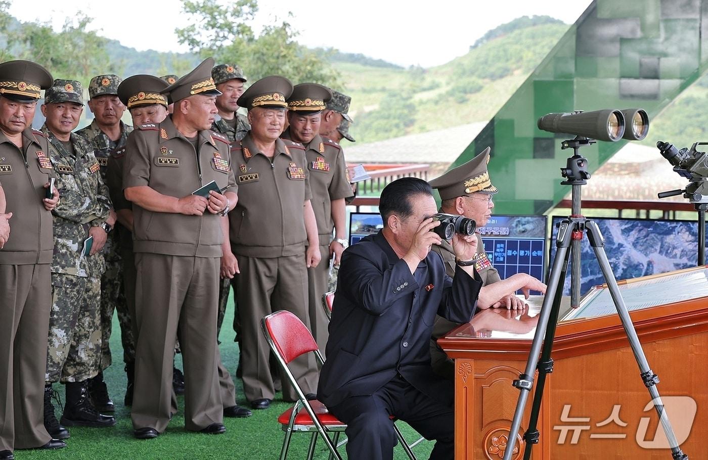 &#40;평양 노동신문=뉴스1&#41; = 북한 노동당 기관지 노동신문은 전날인 11일 조선인민군 대연합 부대 관하 전술적 포병 구분대들의 사격훈련 경기가 진행됐다고 12일 보도했다. [국내에서만 사용가능. 재배포 금지. DB 금지. For Use Only in the Republic of Korea. Redistribution Prohibited] rodongphoto@news1.kr