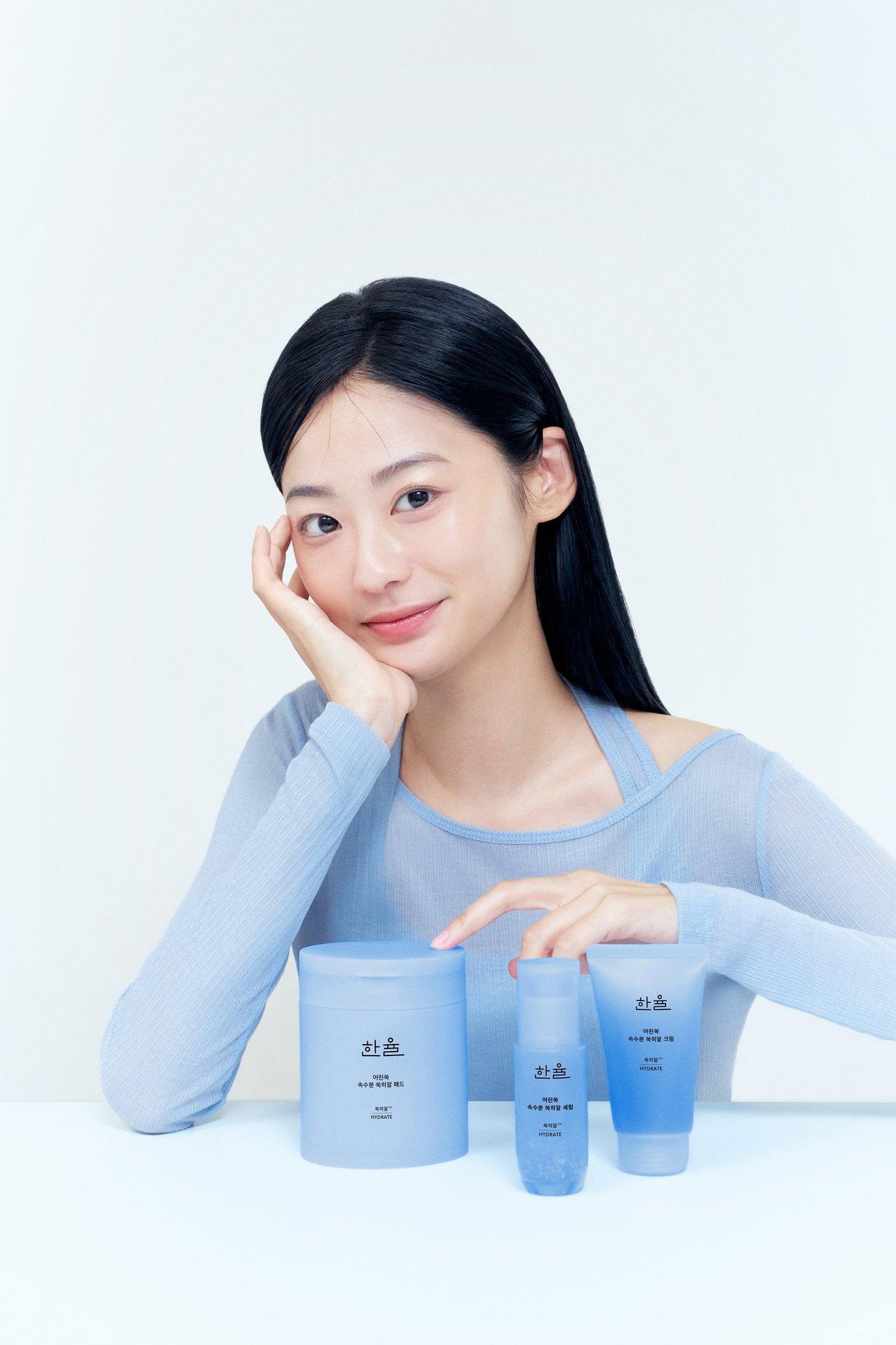 본문 이미지 - 어린쑥 속수분 쑥히알 라인.(한율제공)