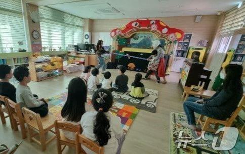 본문 이미지 - 최근 3년간 경북지역의 유치원 방과후 과정과 '엄마품 유치원 돌봄교실'이 양적·질적 성장을 이룬 것으로 나타났다.(경북교육청 제공. 재판매 및 DB 금지) ⓒ News1 김대벽기자