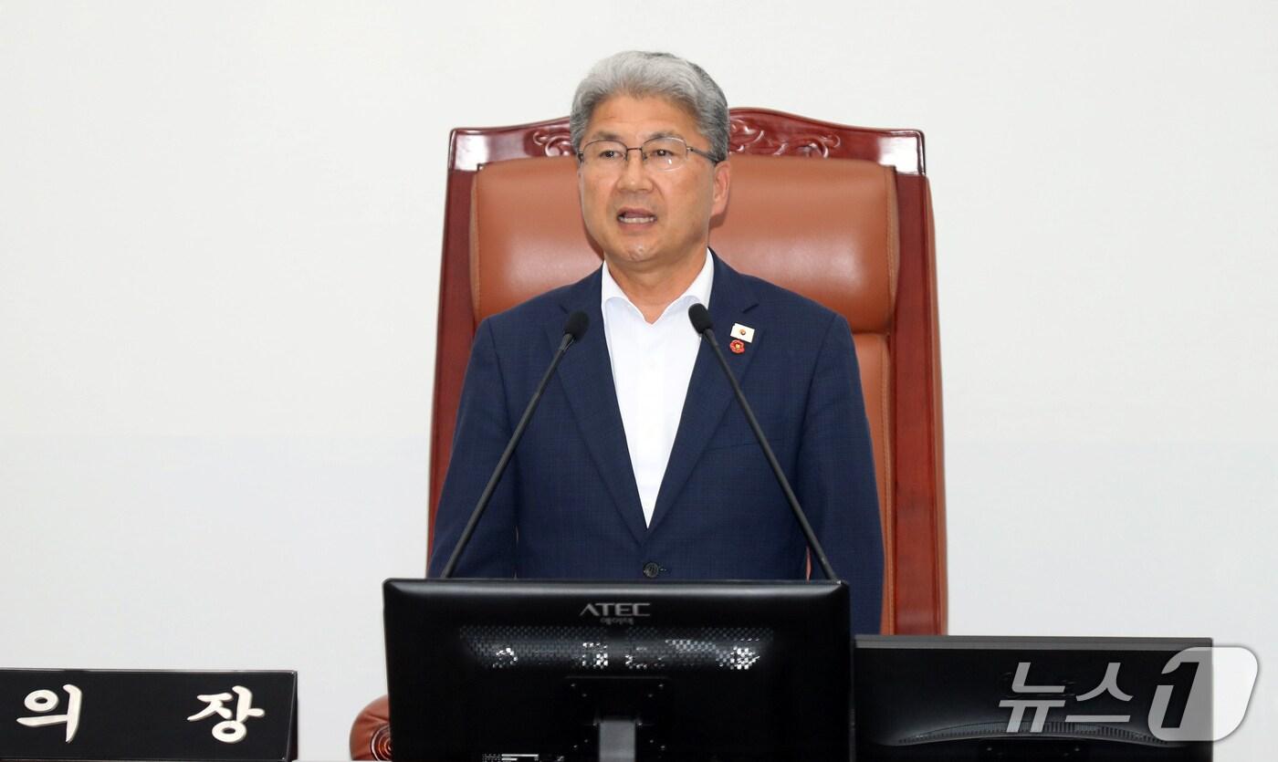 이상봉 제주도의회 의장이 지난 5일 오후 제주도의회 본회의장에서 열린 제441회 제주도의회 임시회 개회식에서 개회사를 하고 있다.(제주도의회 제공, 재판매 및 DB 금지)