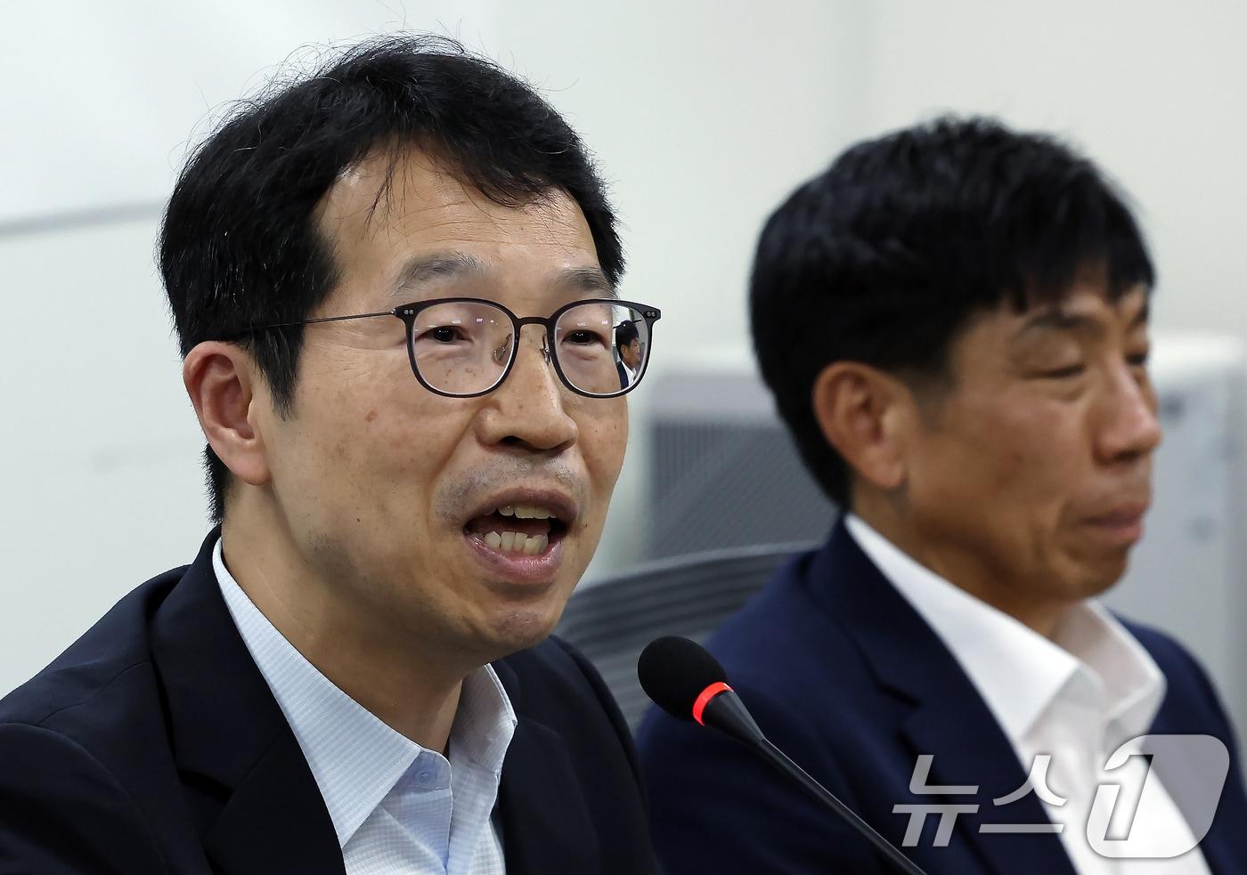 의사인력 수급추계위원회 위원장으로 선출된 김태현 한국보건경제정책학회 회장이 12일 오후 서울 중구 남대문로 T타워에서 열린 의사인력 수급추계위원회 제1차 회의에서 모두 발언을 하고 있다. 2025.8.12/뉴스1 ⓒ News1 박정호 기자