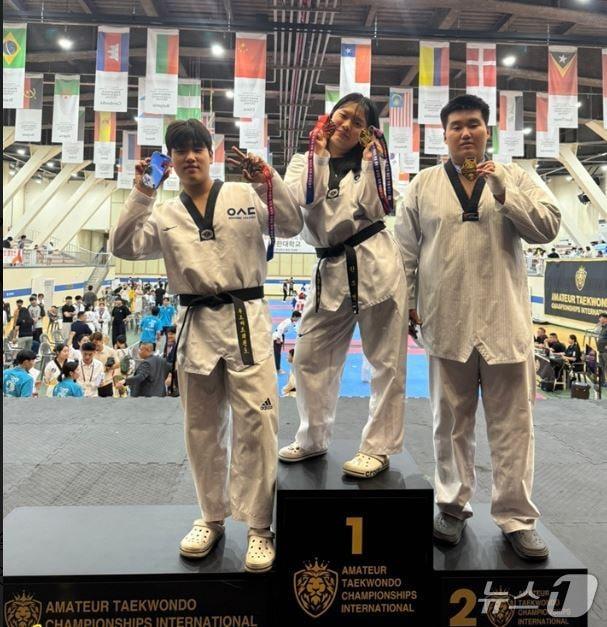 본문 이미지 - 우송정보대학 자율전공학부 스포츠운동재활과가 아마추어 태권도 한중 챔피언 결정전 국제 태권도 대회에서 금메달 3개, 은메달 1개, 동메달 2개를 획득하며 종합 준우승을 차지했다. (우송정보대학 제공.재판매 및 DB금지)/뉴스1