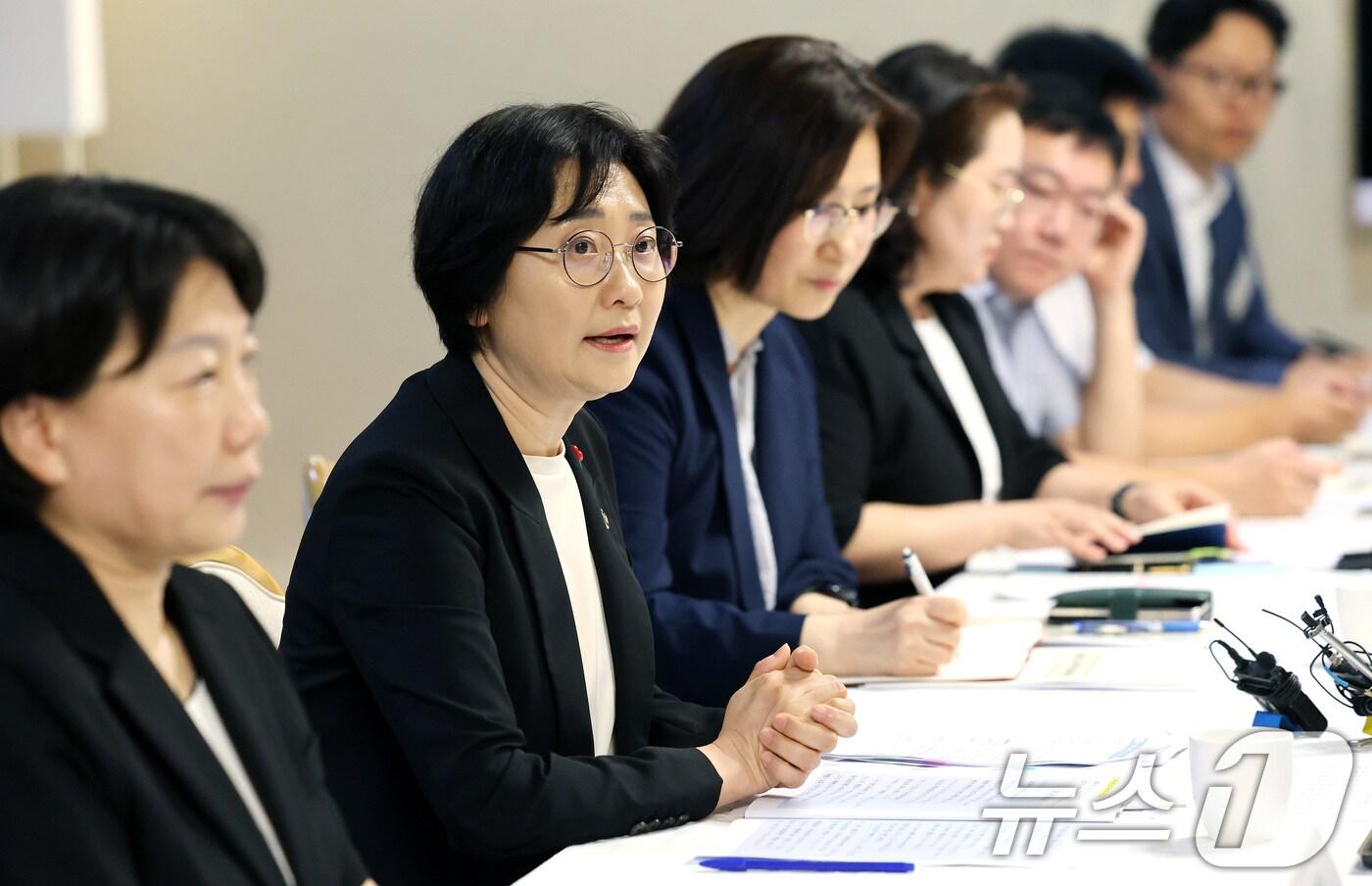 이스란 보건복지부 1차관이 12일 서울 종로구 정부서울청사에서 열린 제4차 장기요양위원회 회의에서 발언을 하고 있다. 2025.8.12/뉴스1 ⓒ News1 임세영 기자