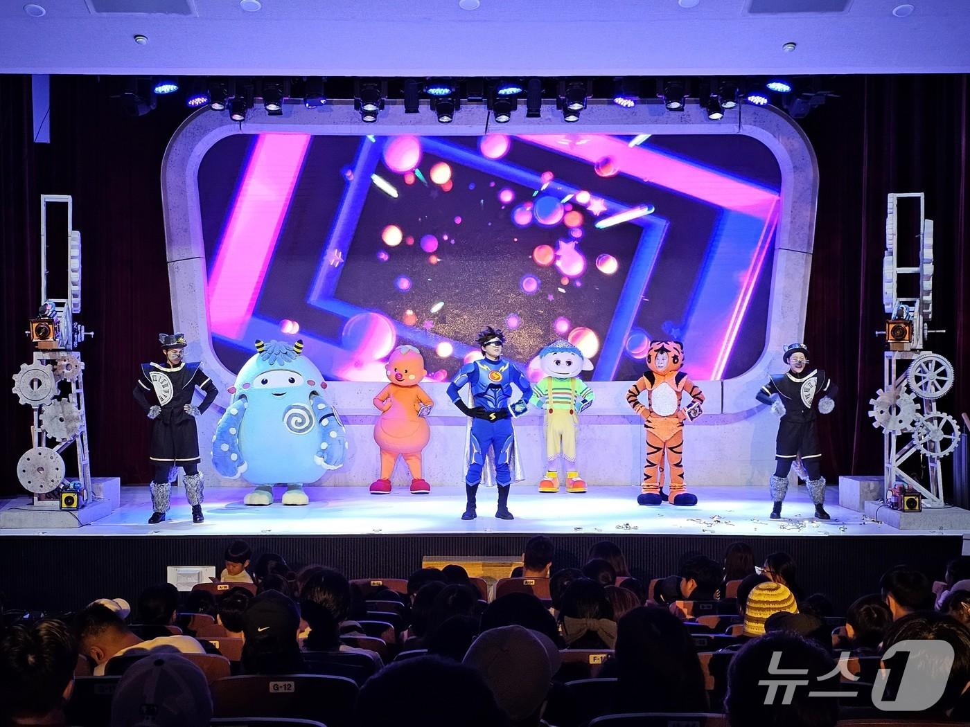 본문 이미지 - 오는 16일 대구 서구문화회관에서 EBS 뮤지컬 &#39;이벤져스 라이브&#39;가 무대에 오른다.&#40;대구 서구 제공.재판매 및 DB 금지&#41;