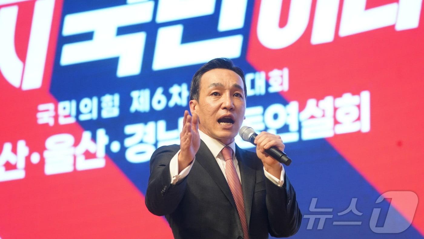 부산 출신 국민의힘 김민수 최고위원 후보가 12일 부산·울산·경남 합동연설회가 열린 부산 벡스코 오디토리움에서 연설하고 있다. &#40;후보 제공. 재판매 및 DB금지&#41; 2025.8.12/뉴스1 ⓒ News1 임순택 기자