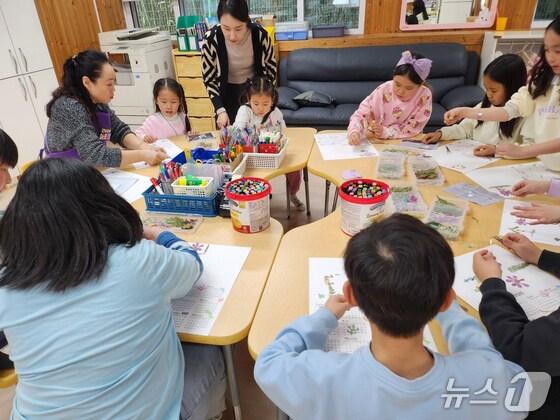 본문 이미지 - 밀양시 아이키움 배움터 프로그램 모습.&#40;밀양시 제공. 재판매 및 DB금지&#41;