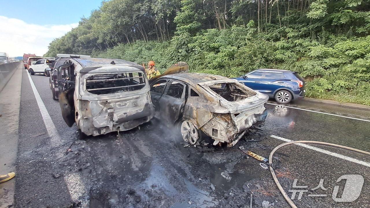 본문 이미지 - 화재 현장. (경기도소방재난본부 제공. 재판매 및 DB 금지) 2025.8.12/뉴스1