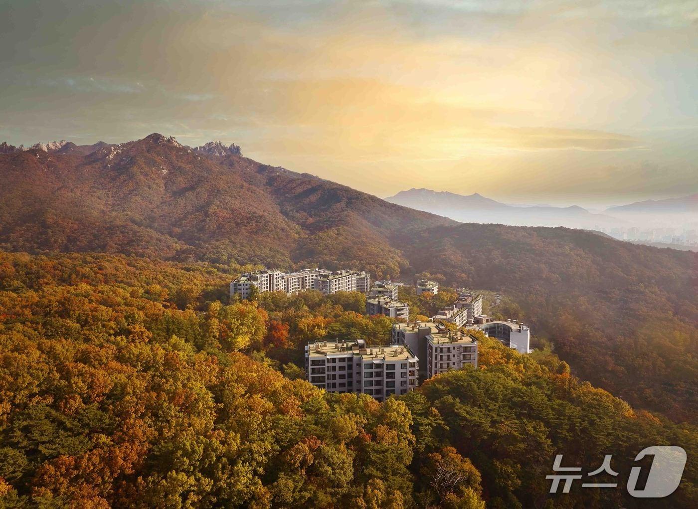 본문 이미지 - 구 파라스파라 현 안토의 가을 전경&#40;한화호텔앤드리조트 제공&#41;