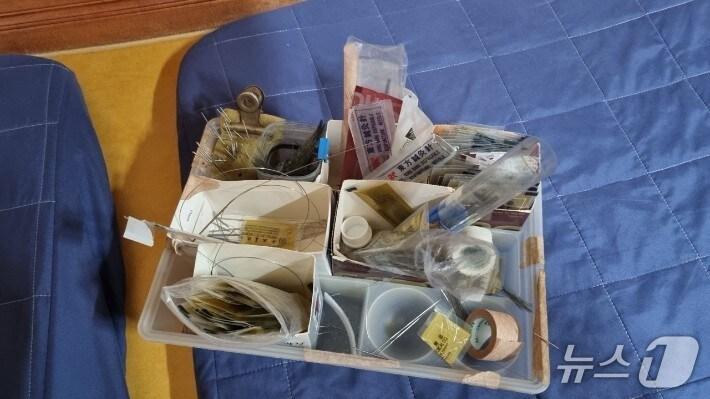 본문 이미지 - A 씨의 침 시술 장구.(제주도자치경찰단 제공. 재판매 및 DB 금지)/뉴스1 