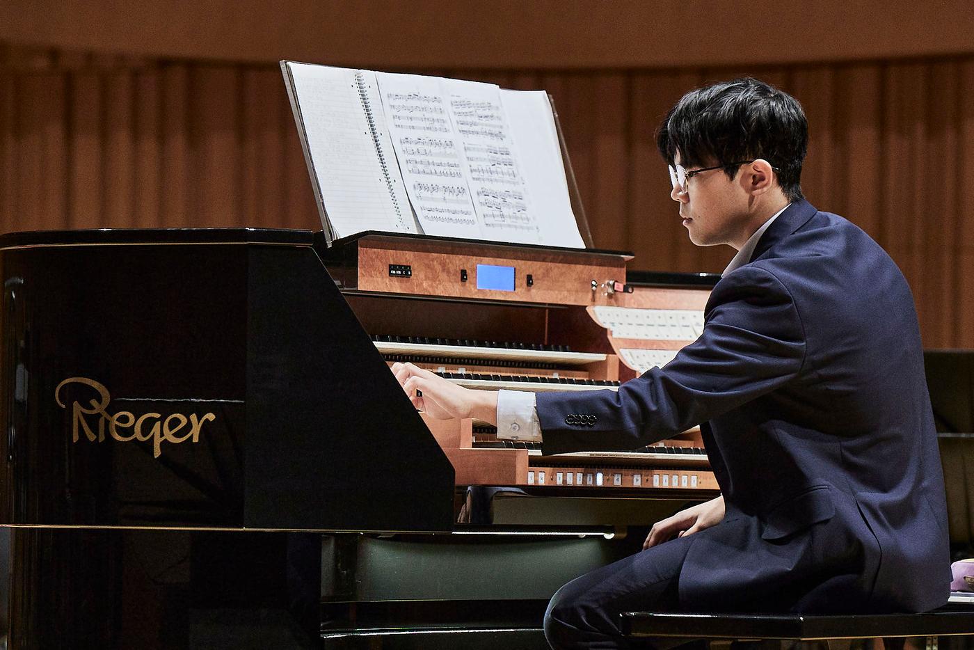 리허설 중인 오르가니스트 이민준&#40;롯데문화재단 제공&#41;