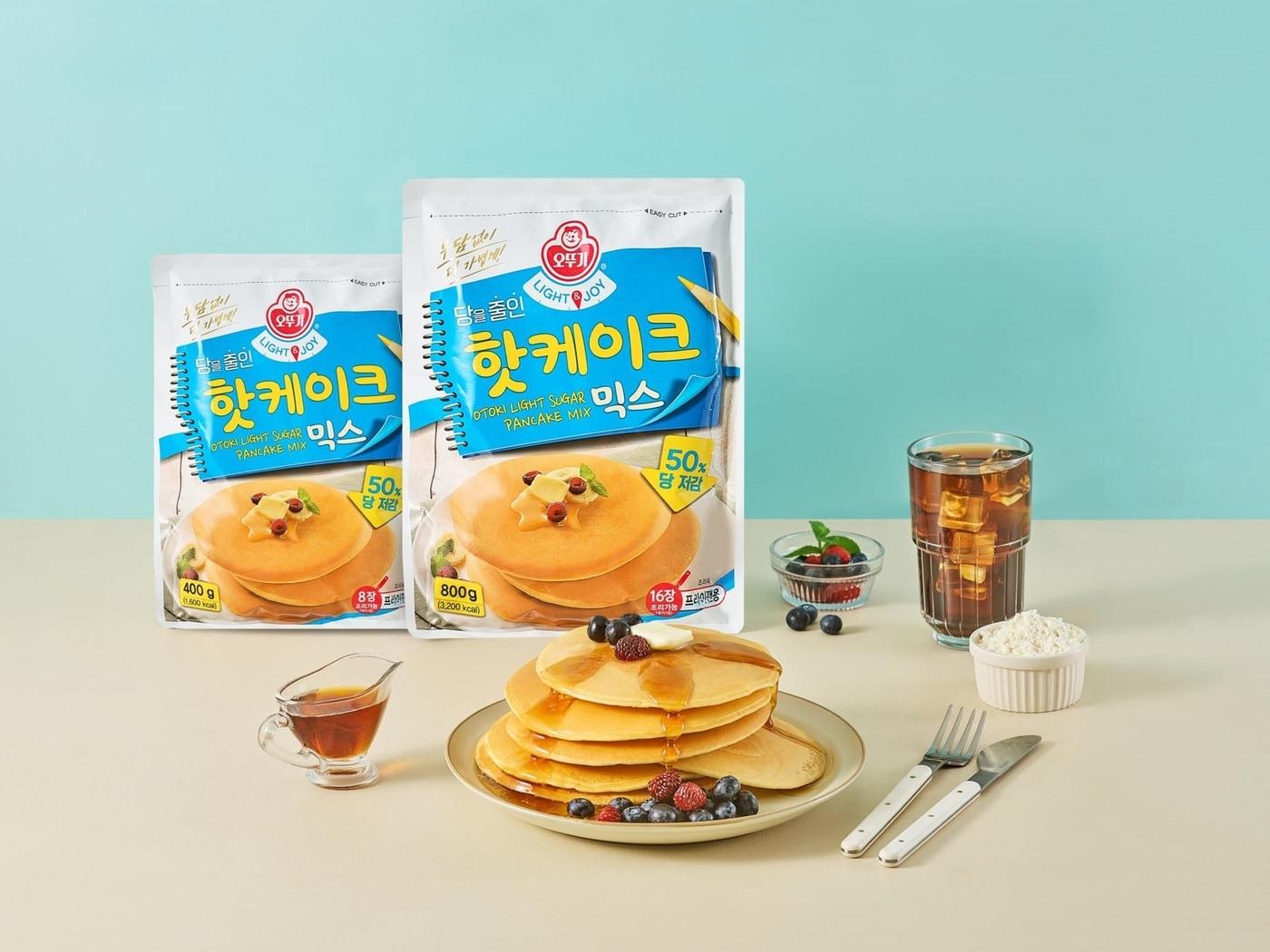 본문 이미지 - 오뚜기 LIGHT&JOY '당을줄인 핫케이크 믹스' 연출컷.(오뚜기 제공)