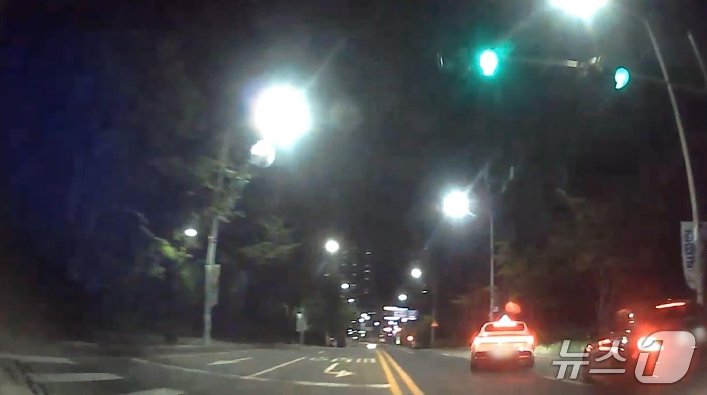 만취 운전 차량을 가로막는 택시(대전경찰청 제공) /뉴스1