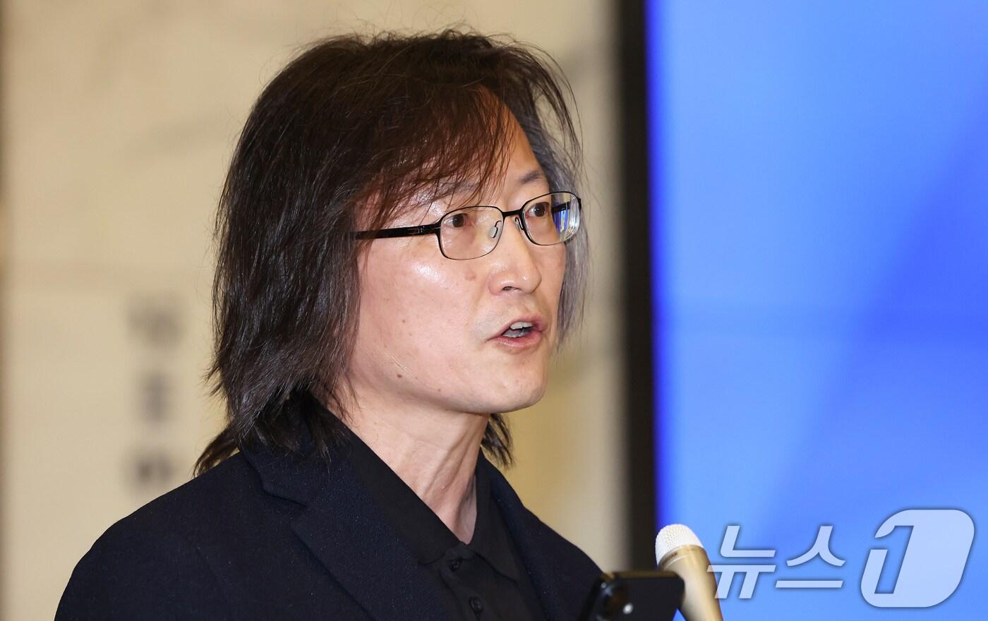 주병기 공정거래위원장 후보자가 14일 오전 서울 중구 대한상의에 마련된 인사청문회 준비 사무실에 출근하며 취재진과 질의응답을 하고 있다. 2025.8.14/뉴스1 ⓒ News1 장수영 기자